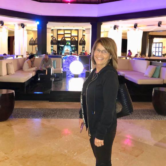 Meet your Posher, Suzy - Picture 1 of 1